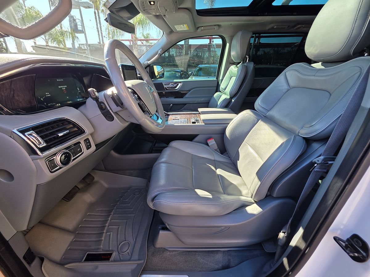 Used 2018 Lincoln Navigator L Select w/ Technology Package RWD image 24