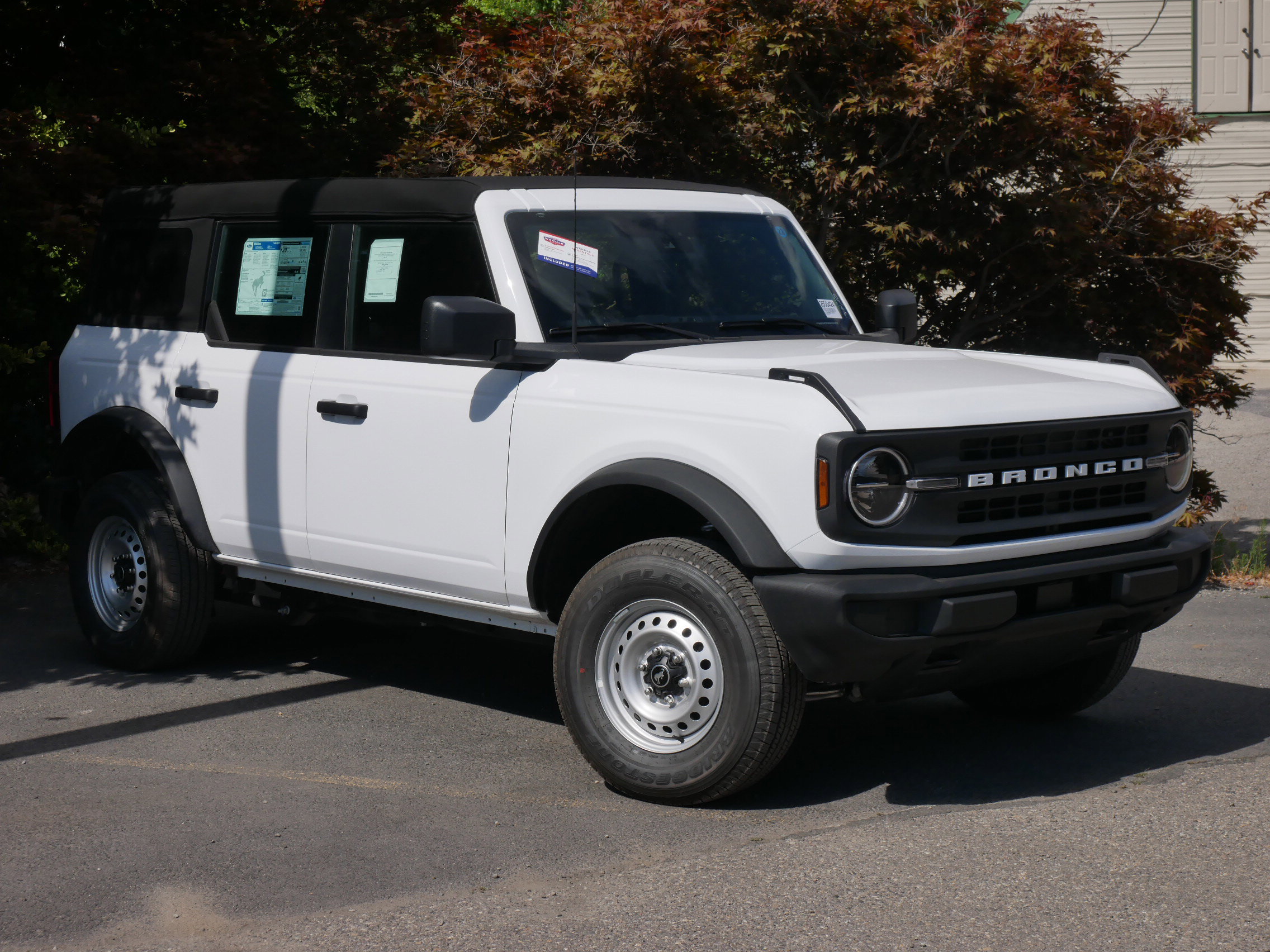 New 2025 Ford Bronco 4-Door image 27