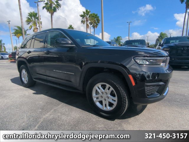 Used 2025 Jeep Grand Cherokee Laredo w/ Luxury Tech Group I RWD image 1