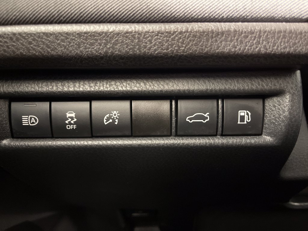 Certified 2025 Toyota Camry LE FWD image 28
