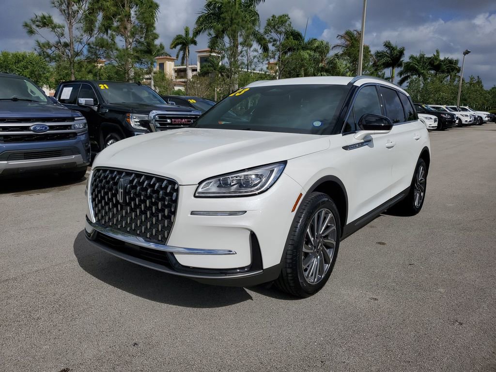 Used 2023 Lincoln Corsair Reserve image 2