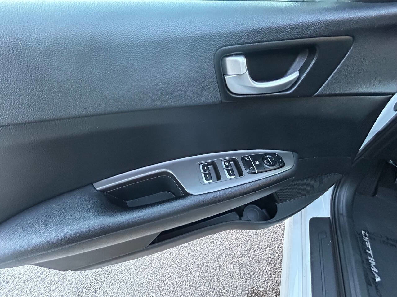 Used 2019 Kia Optima LX image 27