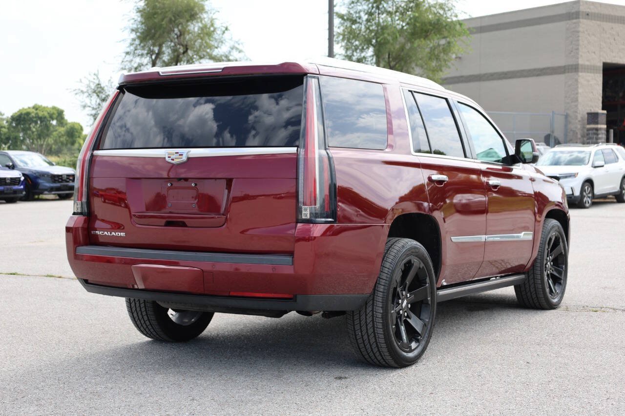 Used 2016 Cadillac Escalade Premium AWD/4WD image 9
