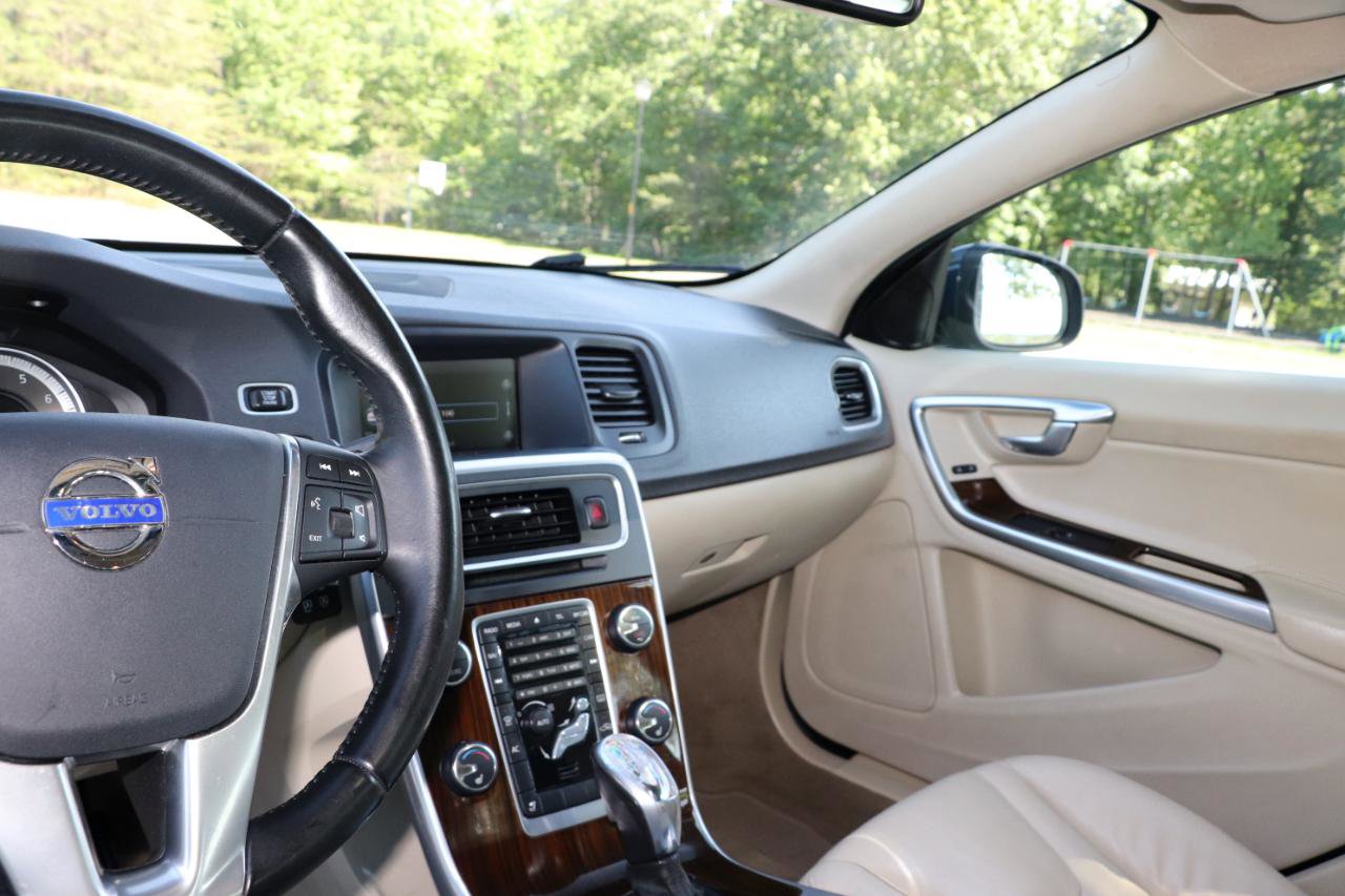 Used 2013 Volvo S60 T5 AWD/4WD image 9