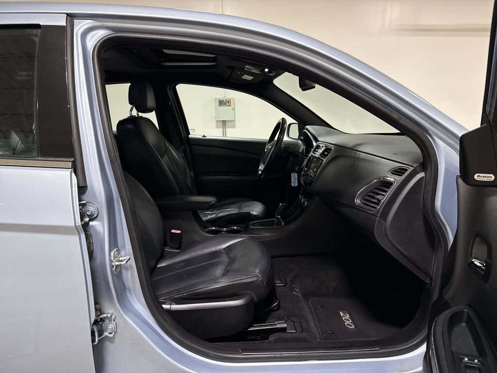 Used 2014 Chrysler 200 Limited w/ Sun/Sound Group FWD image 21