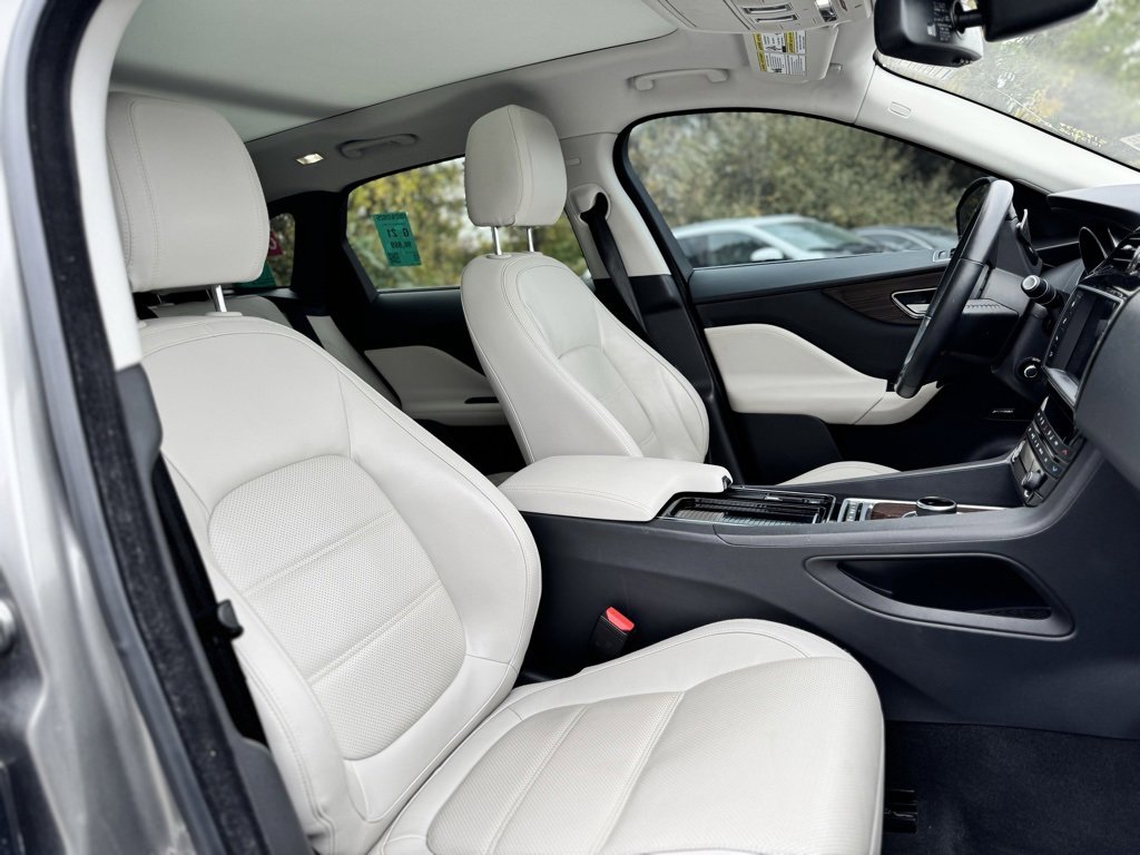 Used 2018 Jaguar F-PACE Prestige image 13