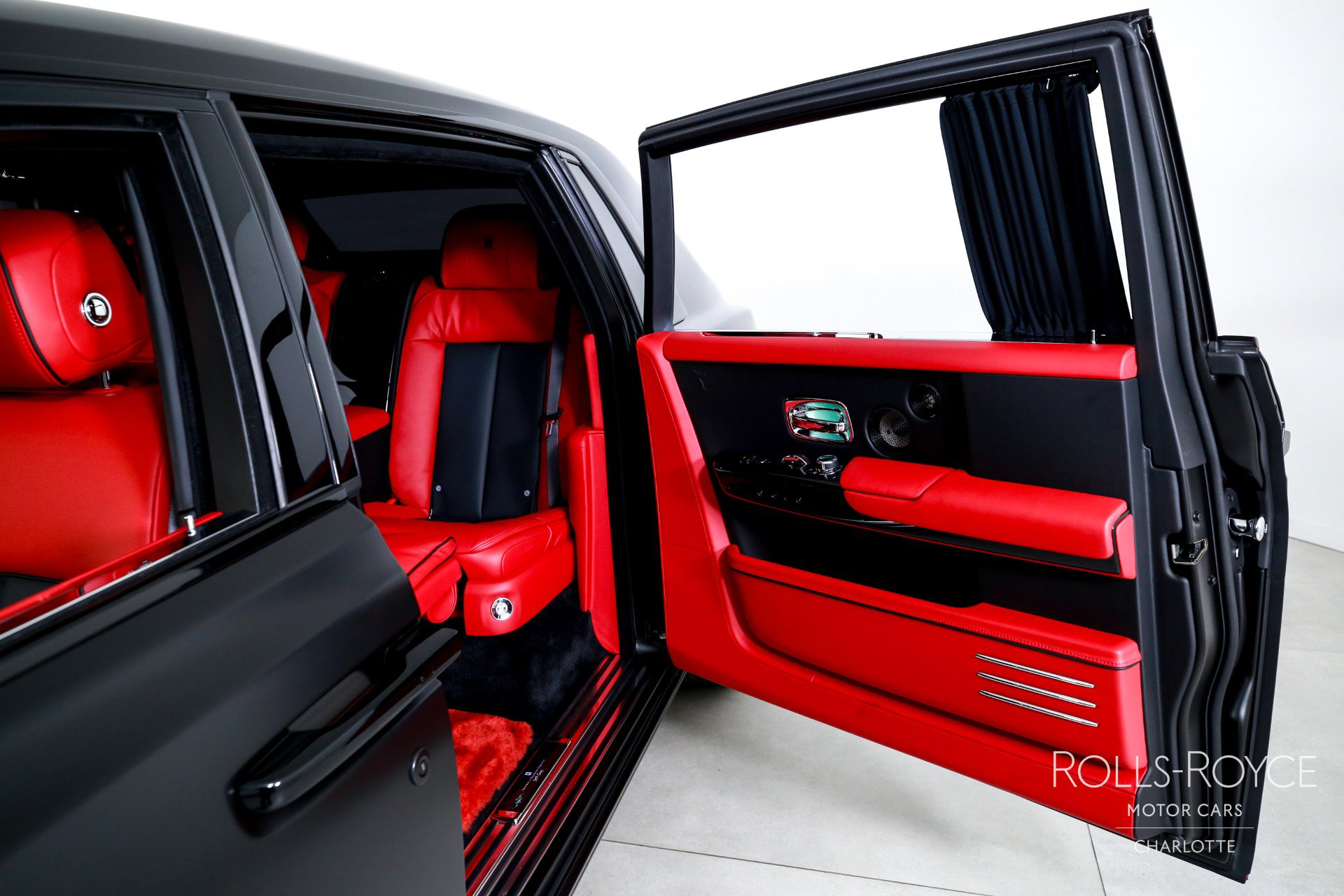 Used 2024 Rolls-Royce Phantom Extended Wheelbase w/ The Phantom Package image 18