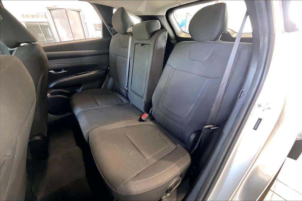 Used 2025 Hyundai Tucson SE FWD image 14