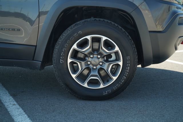 Used 2021 Jeep Cherokee Trailhawk image 44