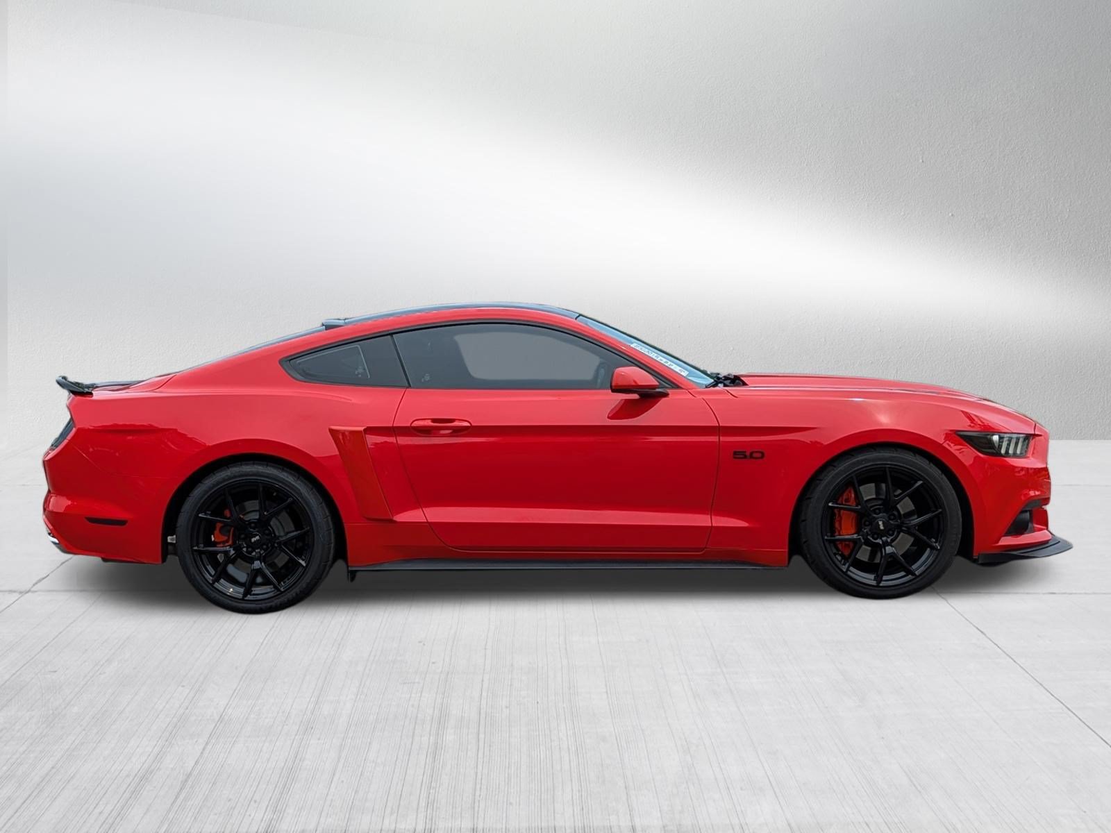 Used 2015 Ford Mustang GT RWD image 8