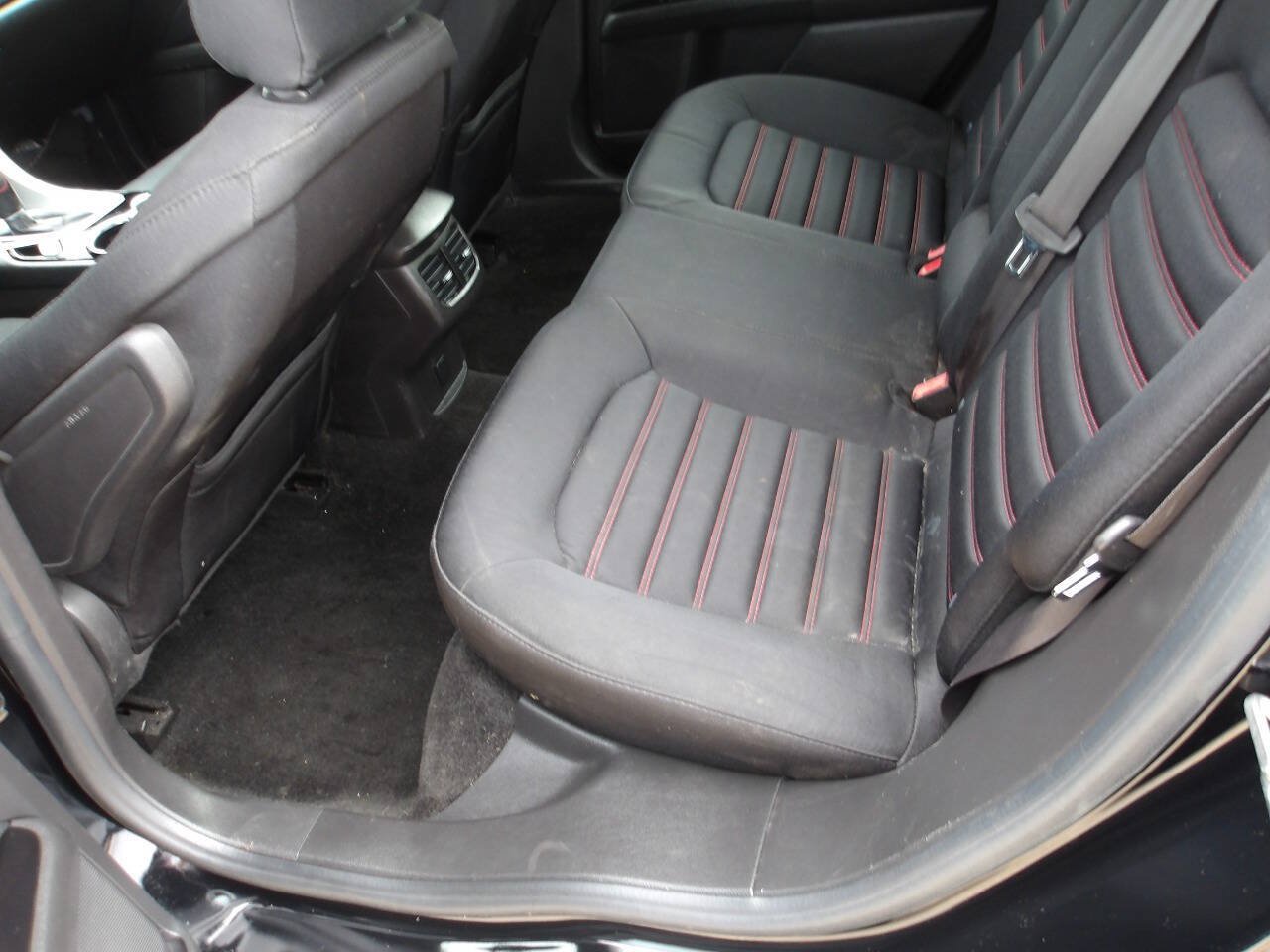 Used 2016 Ford Fusion SE FWD image 24
