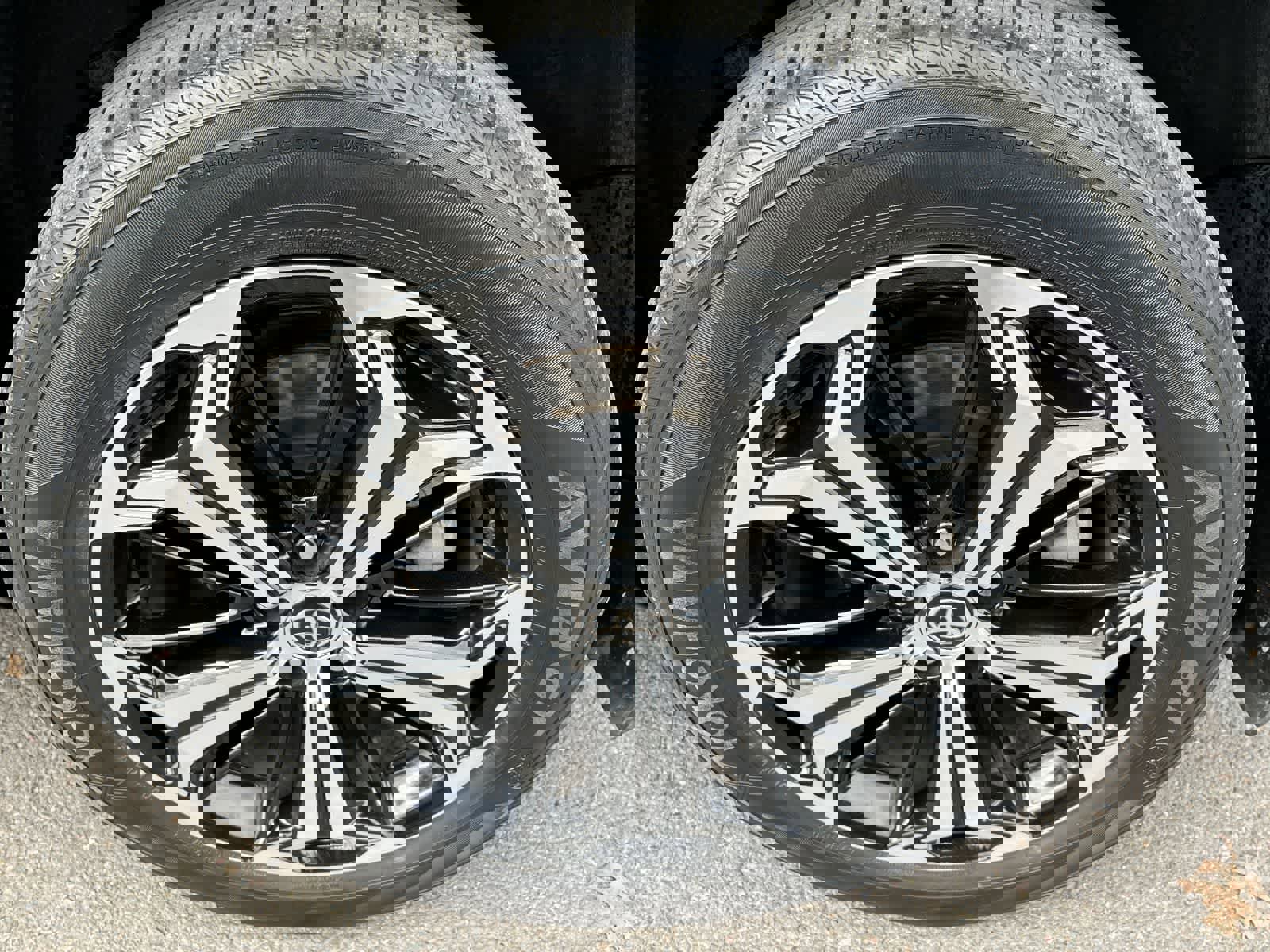 Used 2022 Toyota RAV4 XSE w/ Weather Package image 5