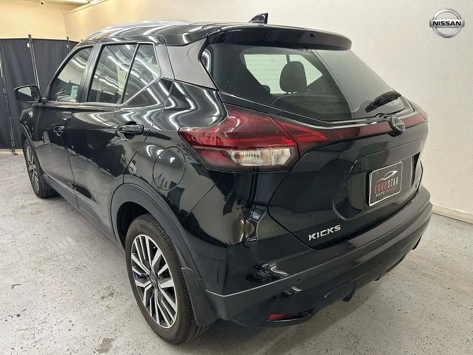 Used 2023 Nissan Kicks SV image 6