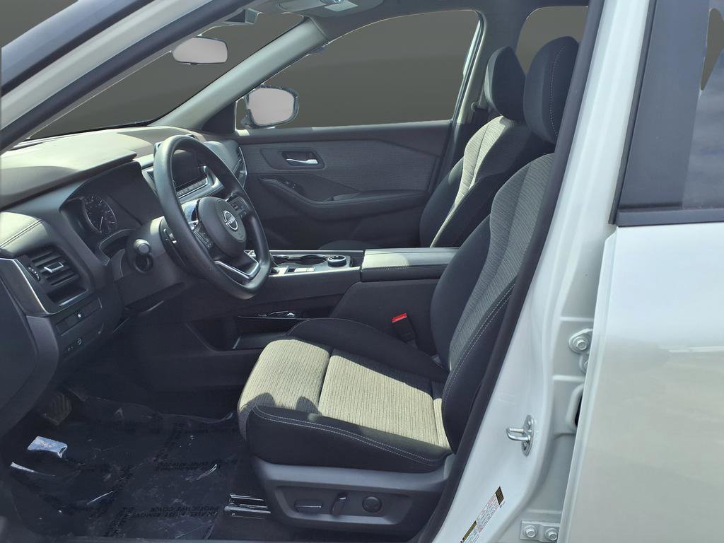 Used 2023 Nissan Rogue SV image 43