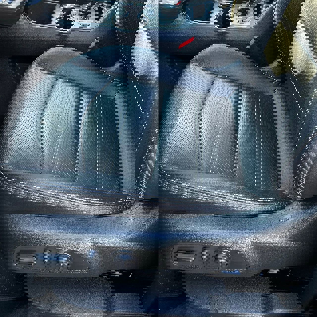 Used 2022 GMC Terrain Denali w/ LPO, Cargo Package image 23