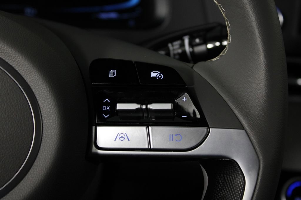 Certified 2026 Hyundai Elantra Sport FWD image 27