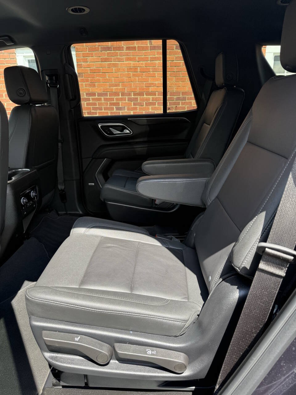 Used 2024 Chevrolet Tahoe LT w/ Luxury Package AWD/4WD image 12