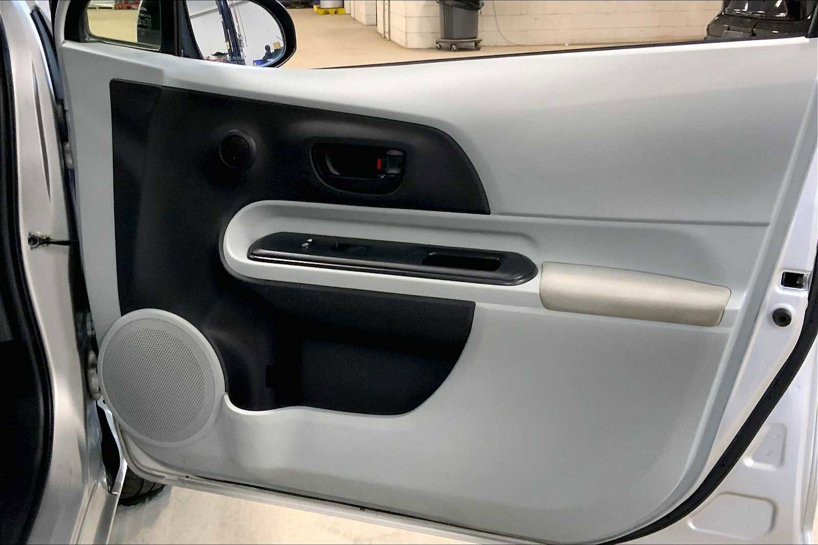 Used 2012 Toyota Prius C One image 21