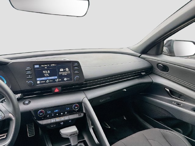 Certified 2026 Hyundai Elantra Sport FWD image 23