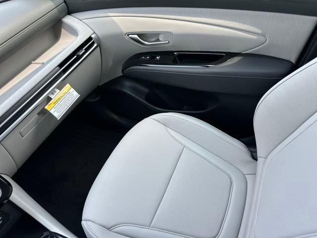 New 2025 Hyundai Tucson Limited image 30