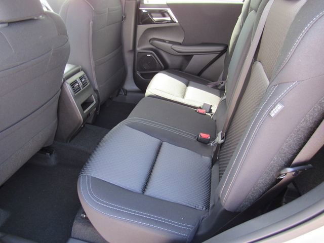 New 2026 Mitsubishi Outlander ES image 15