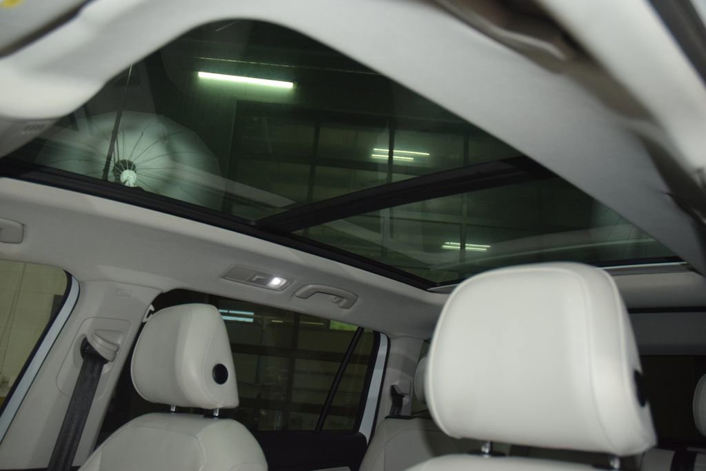 Used 2019 Volkswagen Tiguan SE w/ Panoramic Sunroof Package AWD/4WD image 47