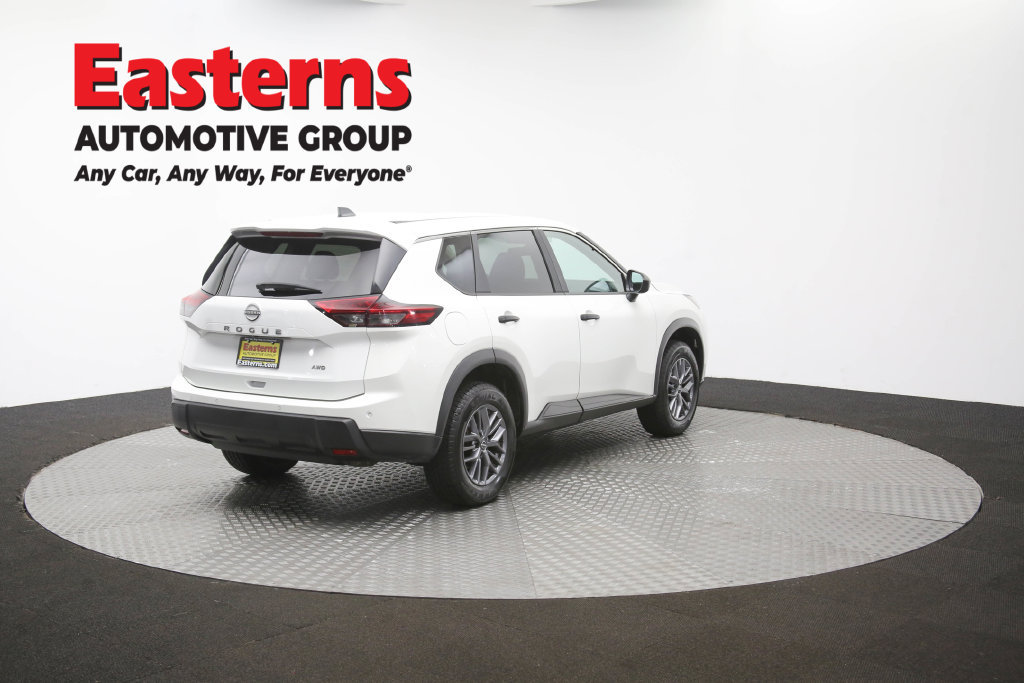 Used 2024 Nissan Rogue S AWD/4WD image 38