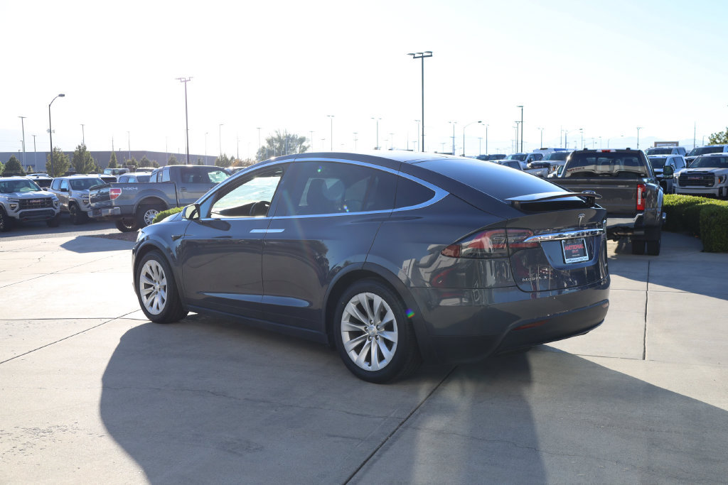 Used 2018 Tesla Model X 100D AWD/4WD image 4