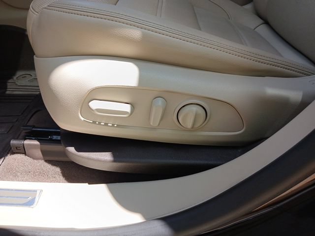 Used 2018 GMC Acadia Denali w/ Technology Package AWD/4WD image 34