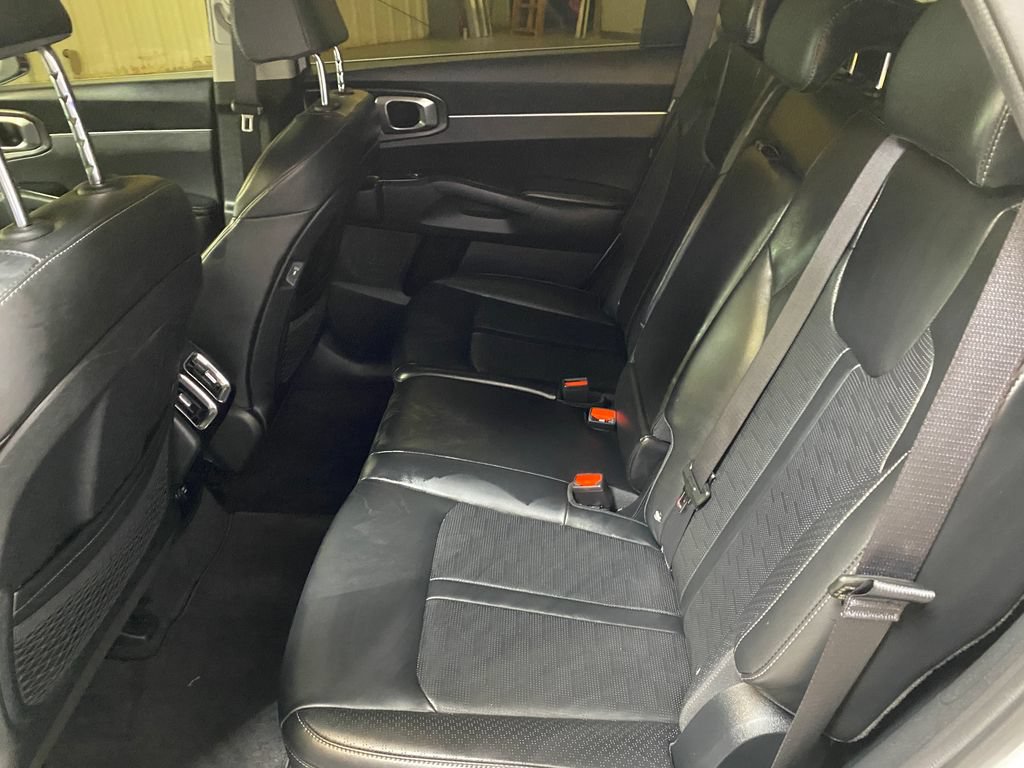 Used 2025 Kia Sorento S AWD/4WD image 23