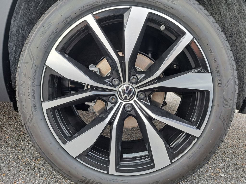 New 2026 Volkswagen Atlas SEL Premium R-Line image 28