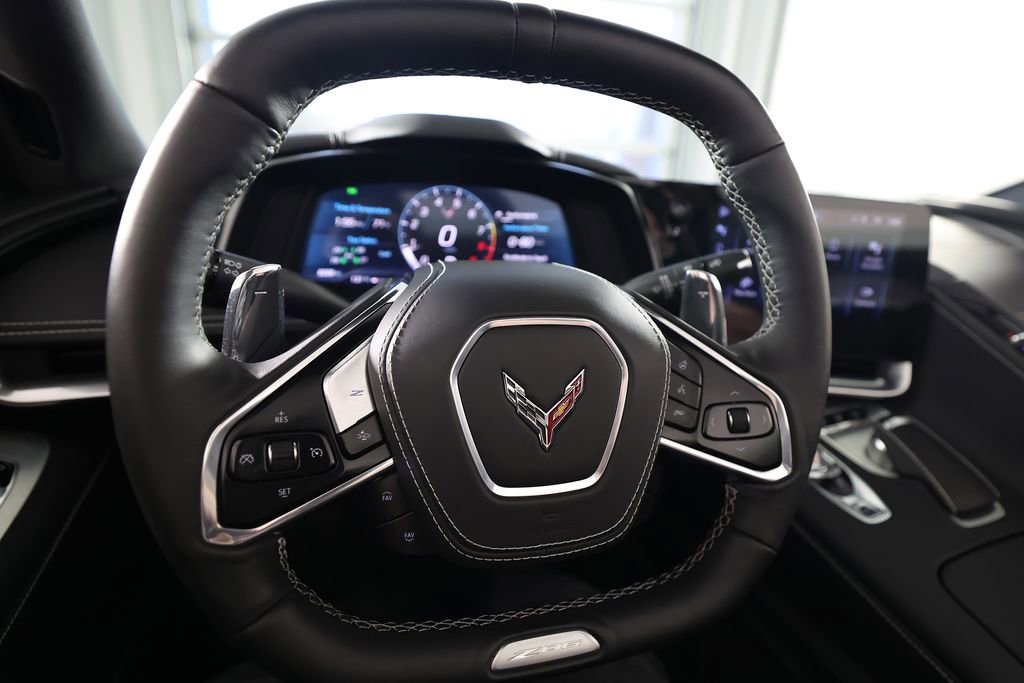 Used 2025 Chevrolet Corvette Z06 RWD image 19