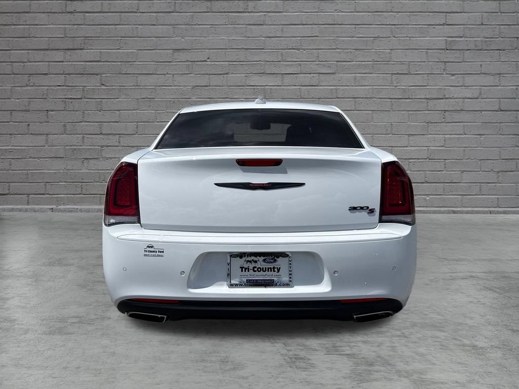 Used 2023 Chrysler 300 S w/ Comfort Group RWD image 6