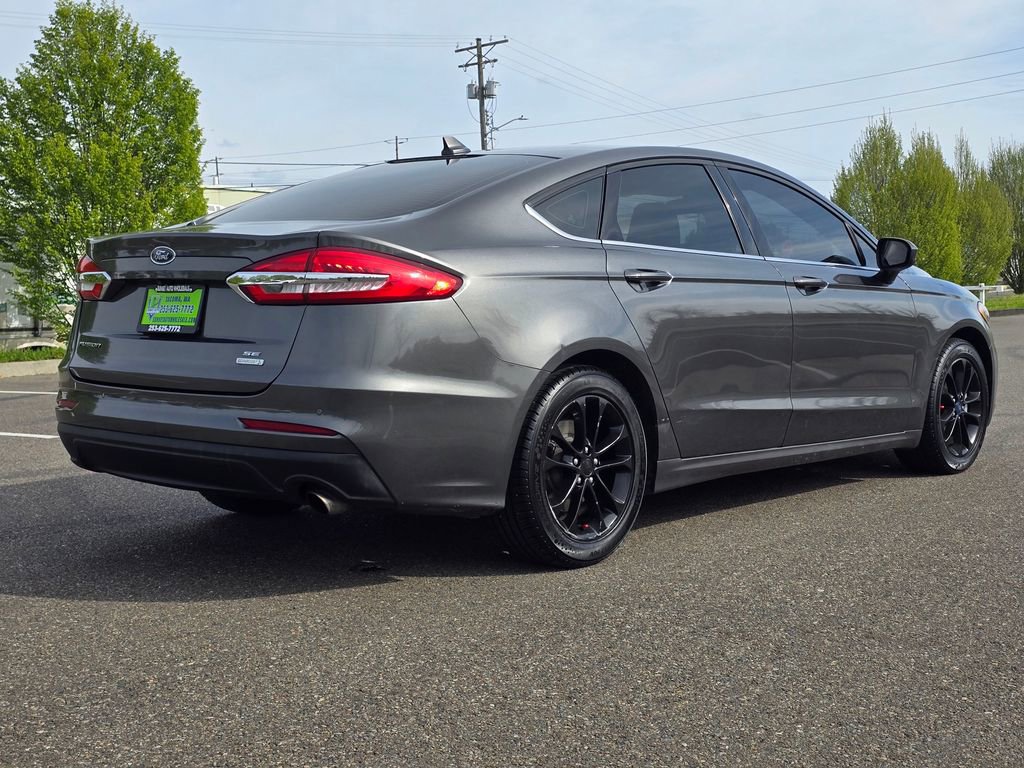 Used 2020 Ford Fusion SE FWD image 5