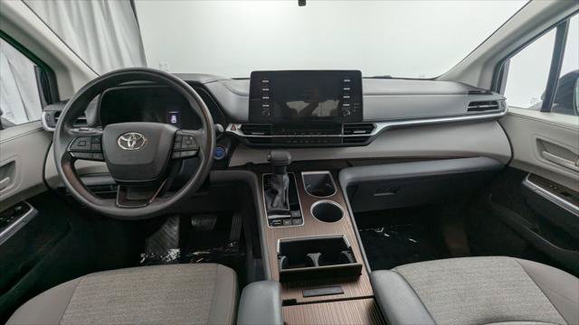 Used 2023 Toyota Sienna LE FWD image 26