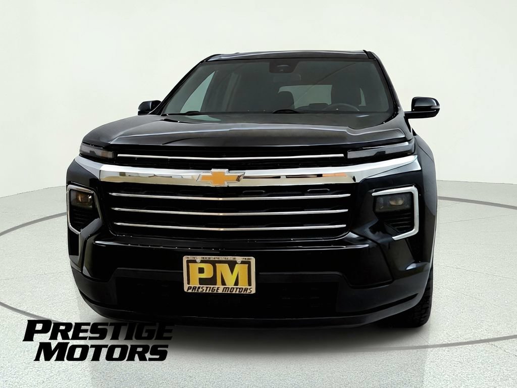 Used 2026 Chevrolet Traverse LT AWD/4WD image 2