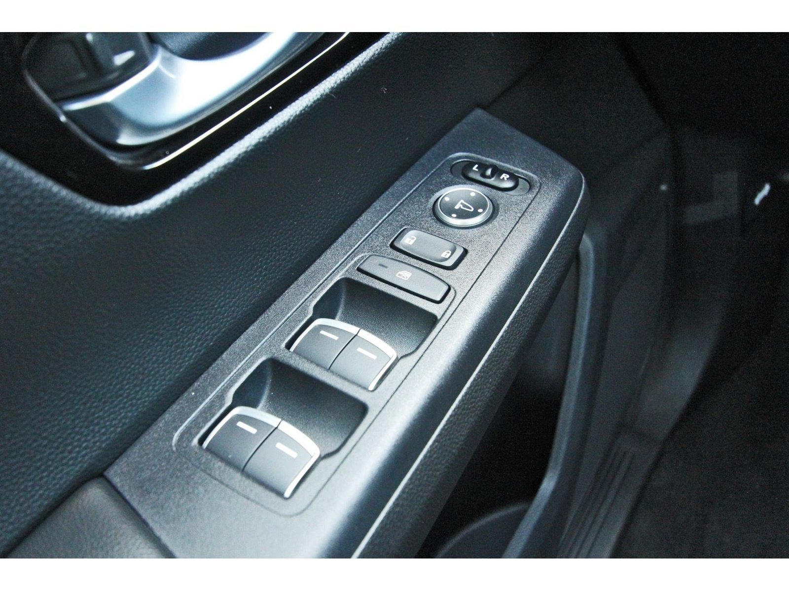 Used 2025 Honda CR-V EX-L image 22