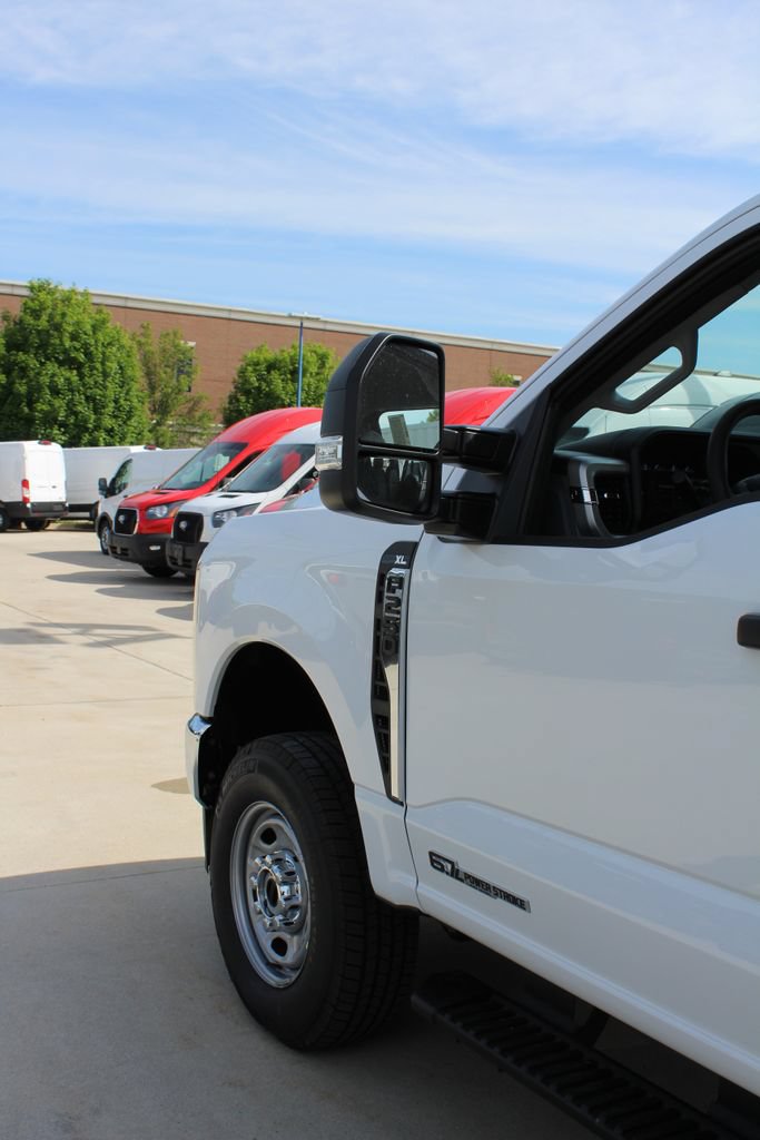 New 2026 Ford F250 XL w/ XL Chrome Package AWD/4WD image 25