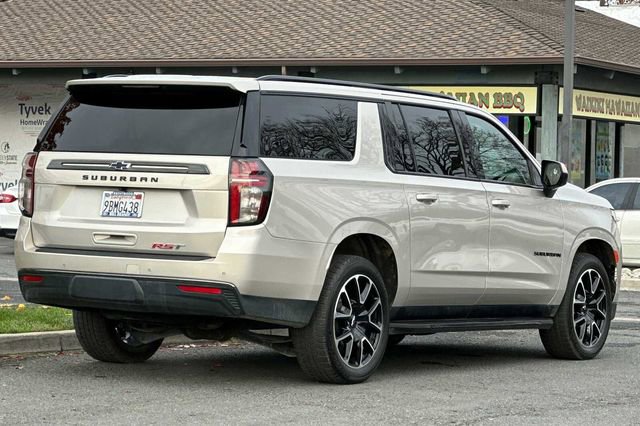 Used 2022 Chevrolet Suburban RST image 3