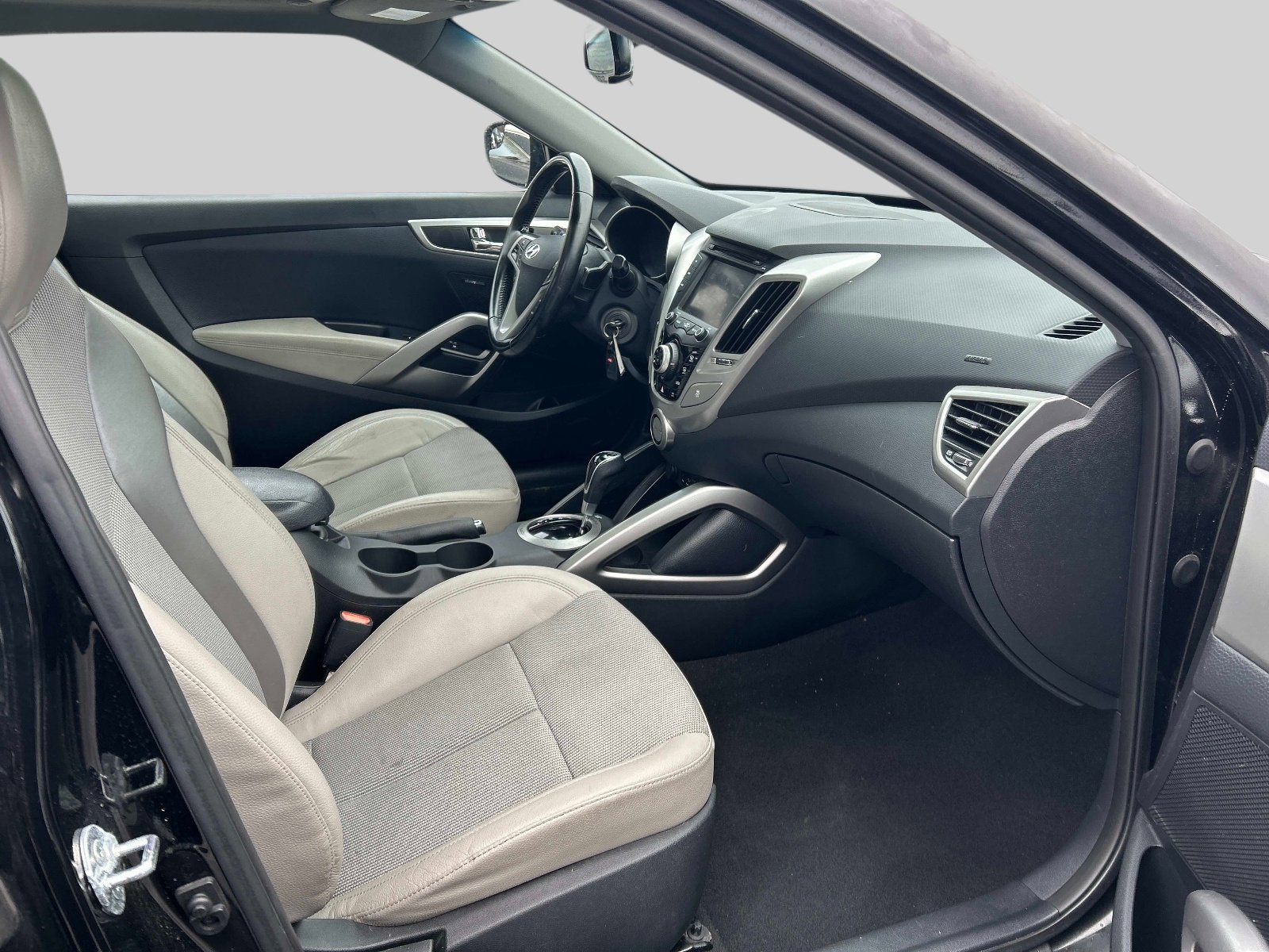 Used 2014 Hyundai Veloster w/ Style Package 02 image 14