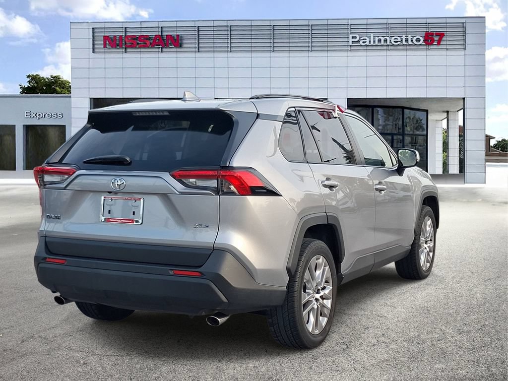 Used 2020 Toyota RAV4 XLE Premium FWD image 6