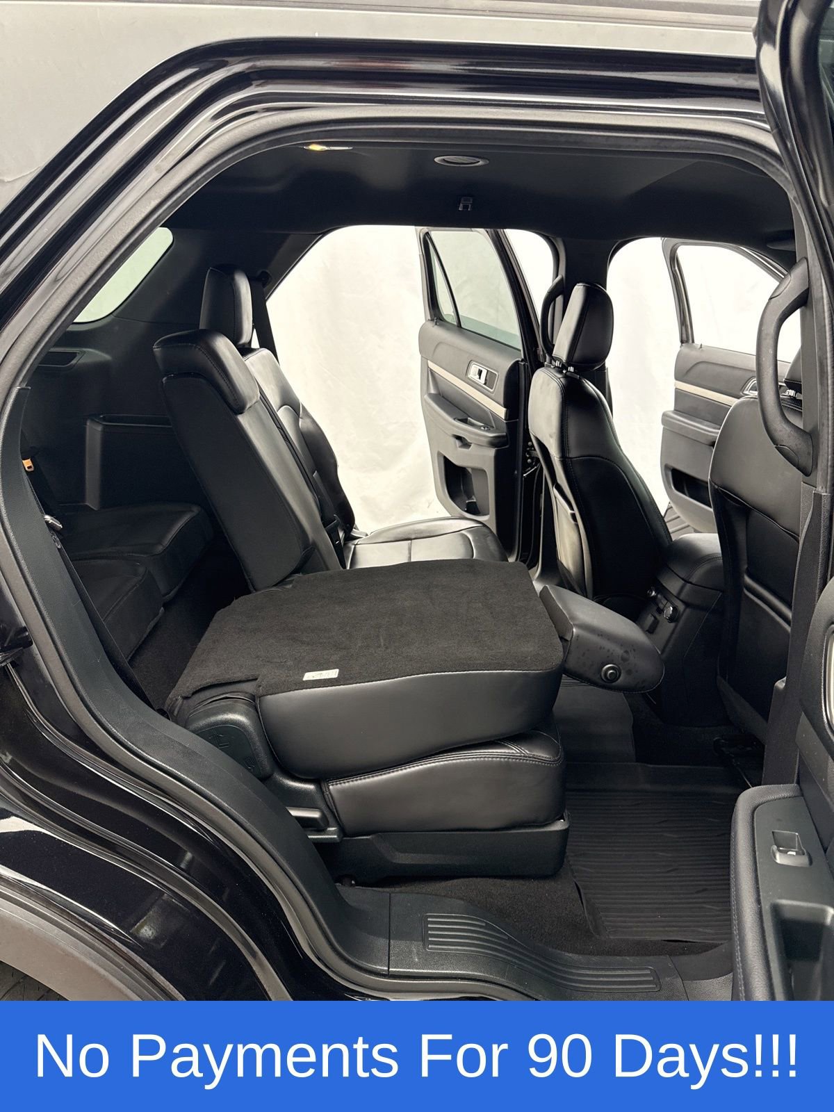 Used 2019 Ford Explorer XLT w/ Equipment Group 202A AWD/4WD image 34