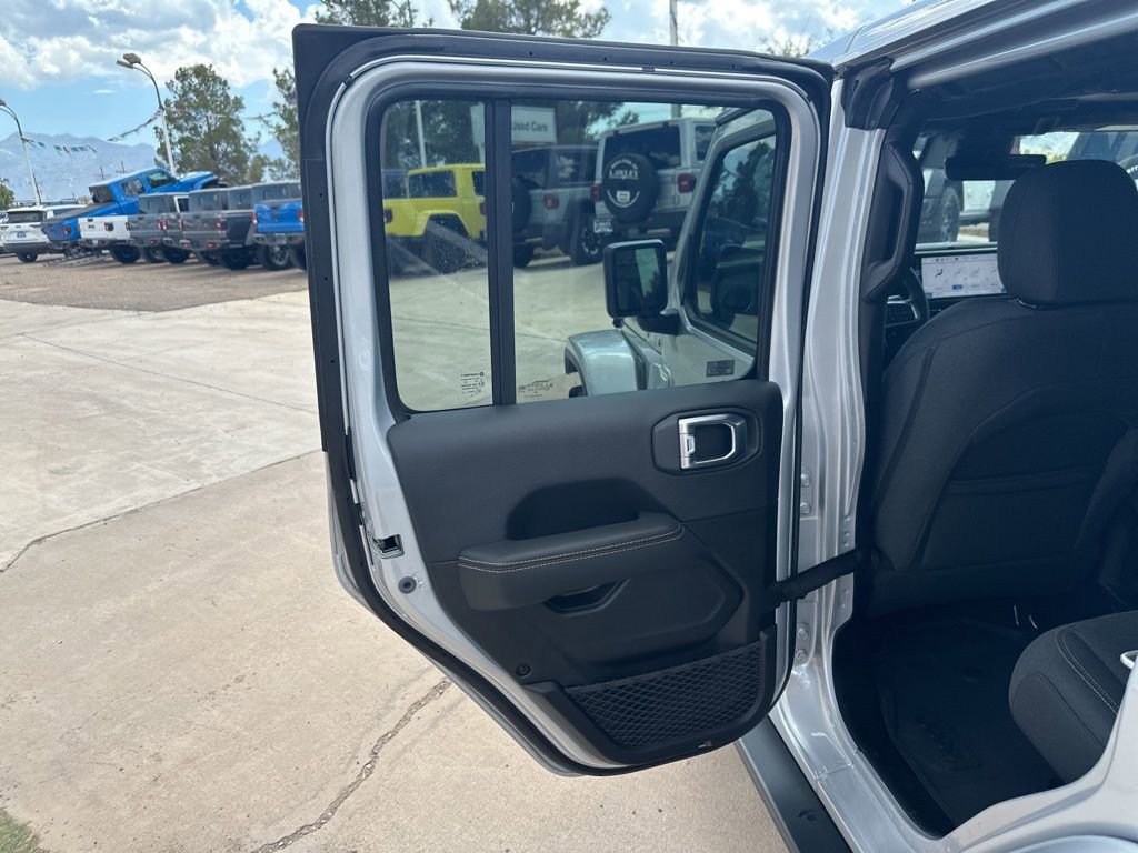 New 2024 Jeep Wrangler Unlimited Sahara w/ Technology Group image 13