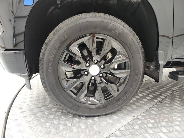 Used 2026 Chevrolet Silverado 1500 Custom RWD image 12