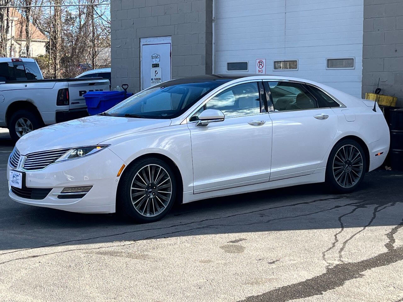 Used 2014 Lincoln MKZ Base AWD V6 4dr Sedan image 3