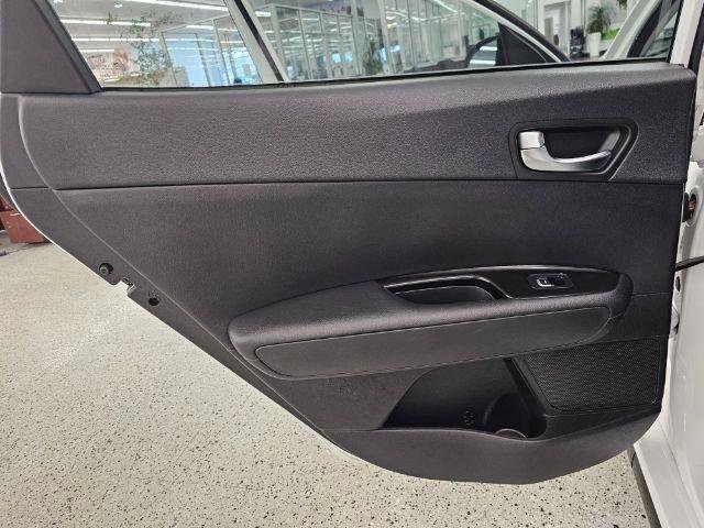 Used 2020 Kia Optima SX image 27