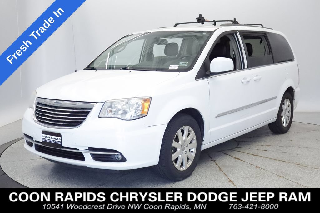 Used 2014 Chrysler Town & Country Touring FWD image 1