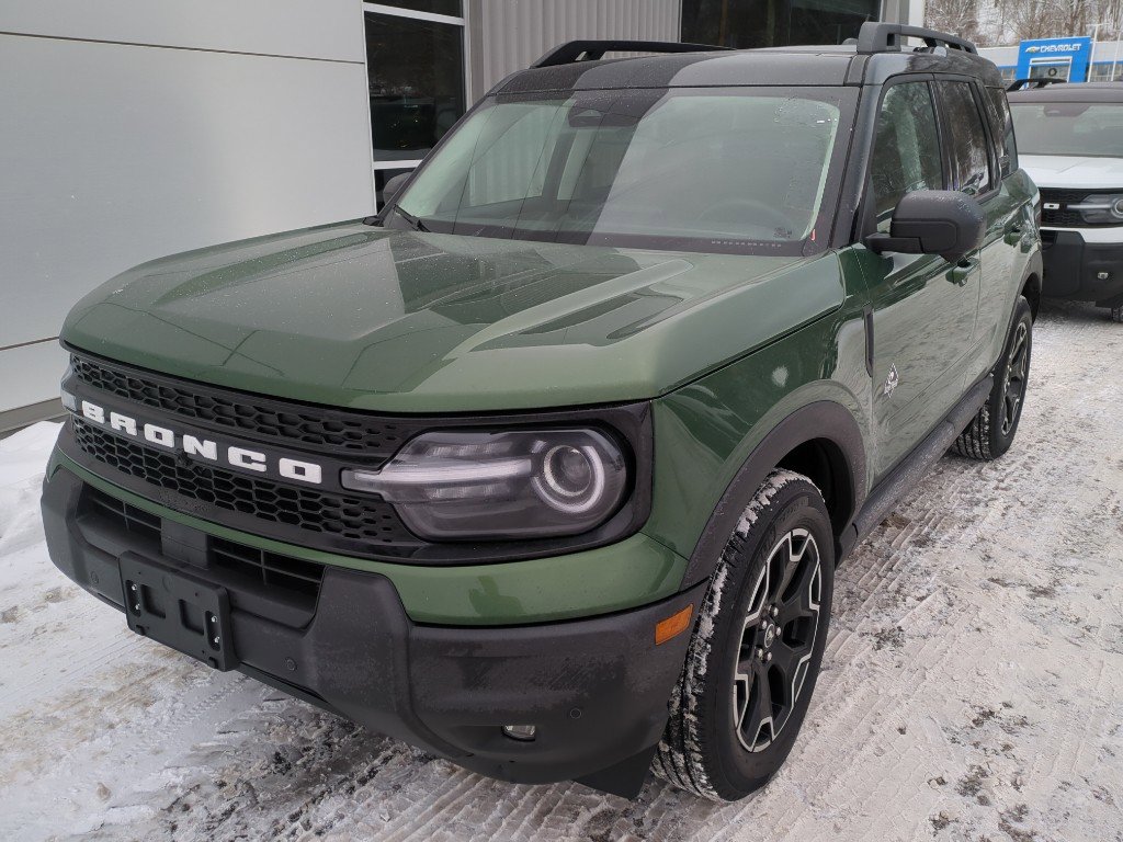 Used 2025 Ford Bronco Sport Outer Banks w/ Outer Banks Tech Package+ image 2