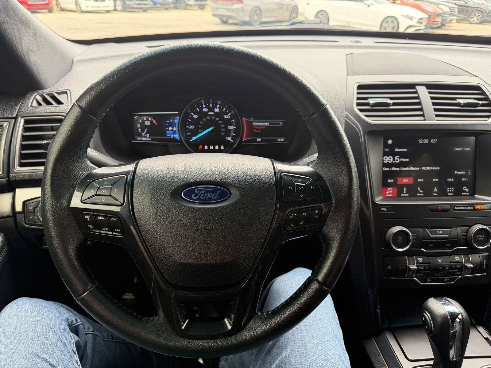 Used 2019 Ford Explorer XLT w/ Equipment Group 202A FWD image 11