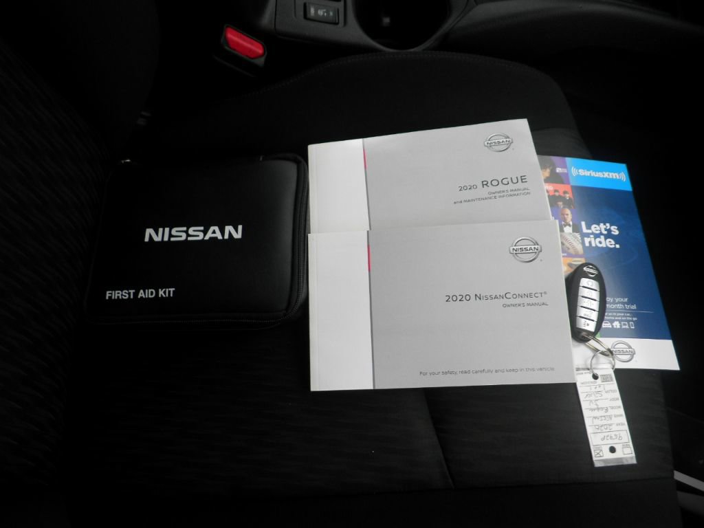 Used 2020 Nissan Rogue SV w/ Sun & Sound Touring Package image 34